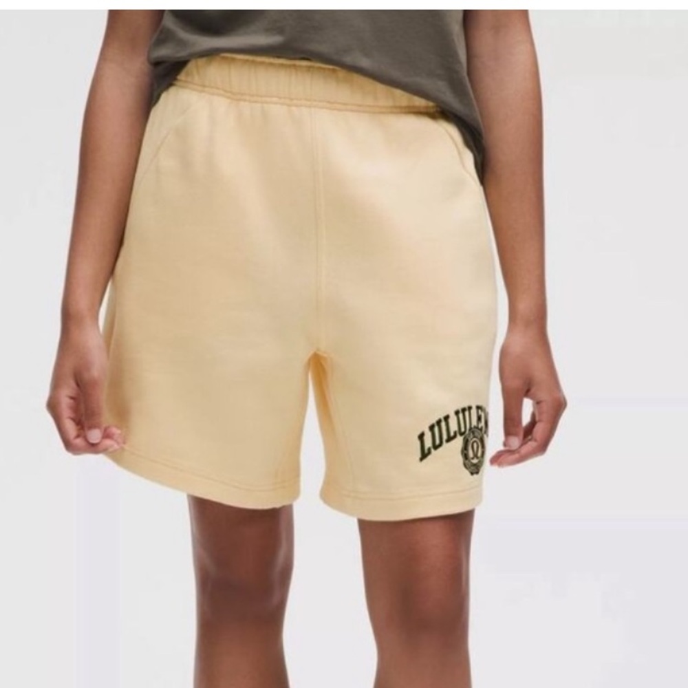 Lululemon | size small | scuba oversized MR short 7”